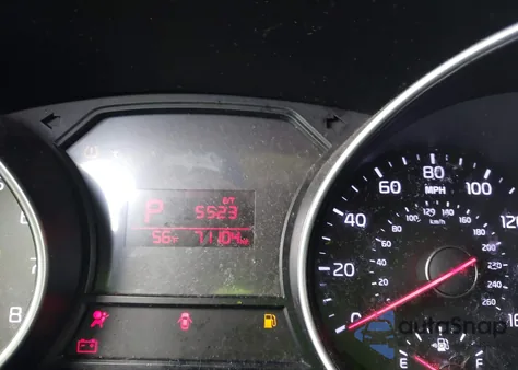 2015 Kia Sedona L z USA, uszkodzony, nr VIN KNDMA5C13F6037940